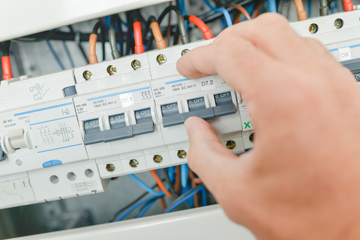 Schalt­schrank­bau bei Elektro-Wiesener MD GmbH in Magdeburg